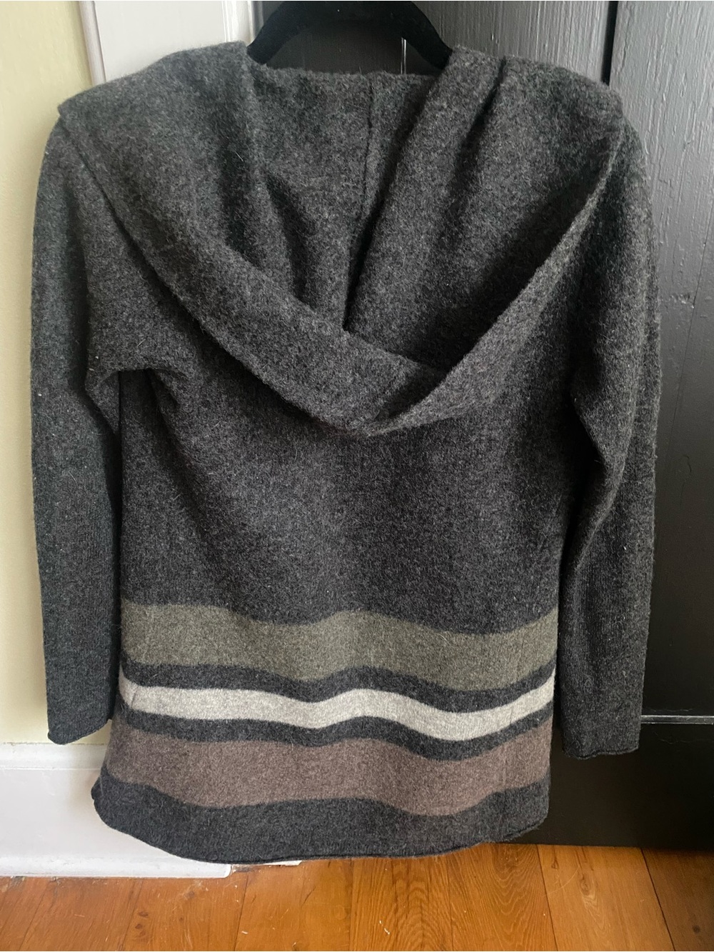 Toad & Co Merino Heartfelt Hoodie size medium - Picture 6 of 6